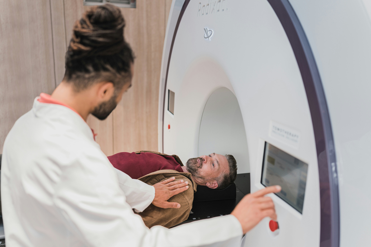 Avoid long waiting times for an MRI – get quick answers about your back problems