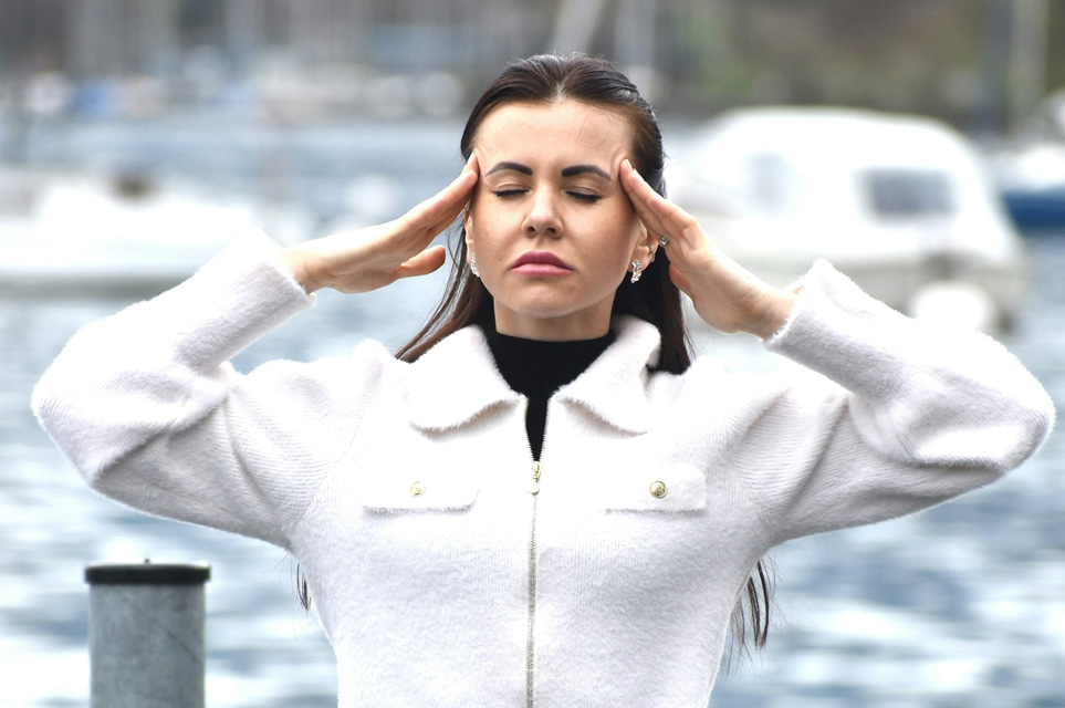 Headaches during menopause – why they happen and what you can do
