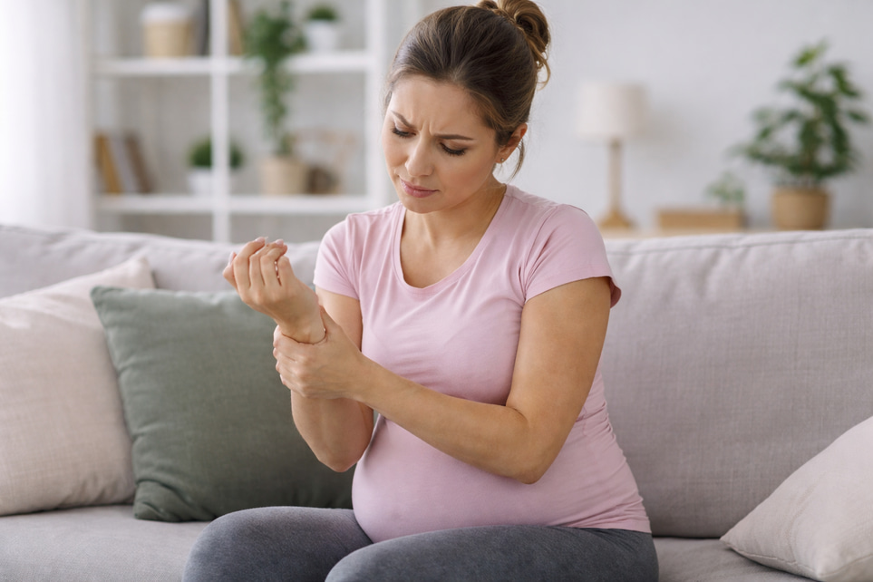 Tingling and Numbness During Pregnancy – What Is Normal?